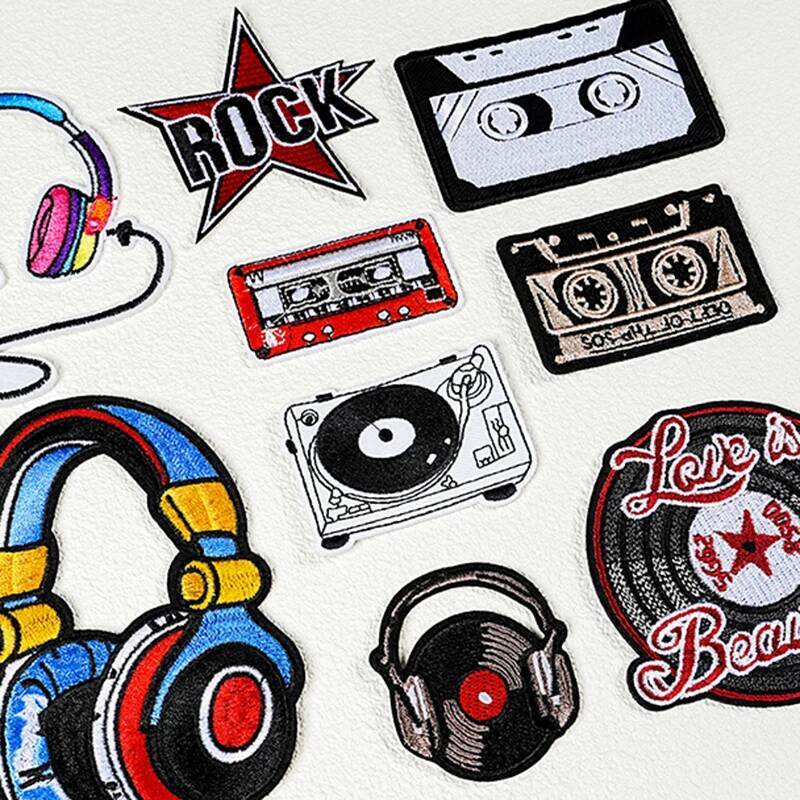 バックパックと帽子の装飾用の刺繍入りギターバッジ、ファッショ - Musical Instrument Painting のレビューと価格